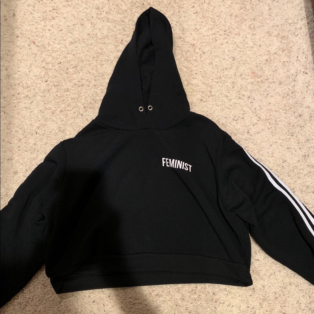 cropped sweater (doesn’t fit like a plus size)